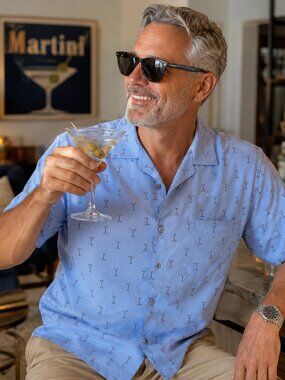 Haggar Medium Blue Martini Glass Print Button Front Camp Shirt Short Sleeve